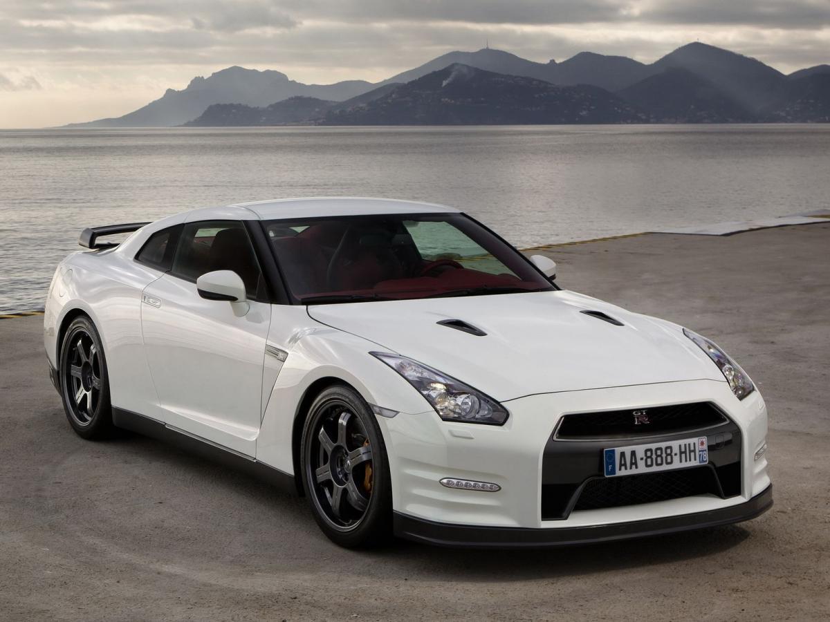 Nissan GT-R 3.8 V6 (486 Hp) 4x4 Automatic